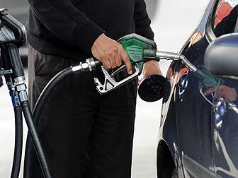 Petrol Prices Climb Above €2,...